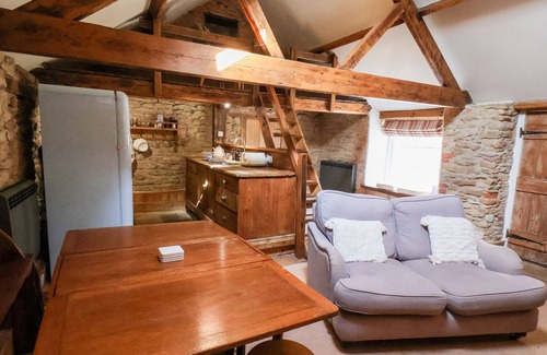 Potter Brompton Cabaña | THE BARN, pet friendly, character holiday cottage in Hutton Buscel