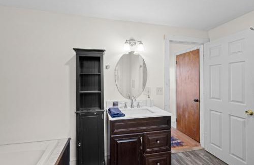 Pittsfield Casa | The Barn - Pet Friendly and Lake View