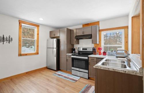 Pittsfield Casa | The Barn - Pet Friendly and Lake View