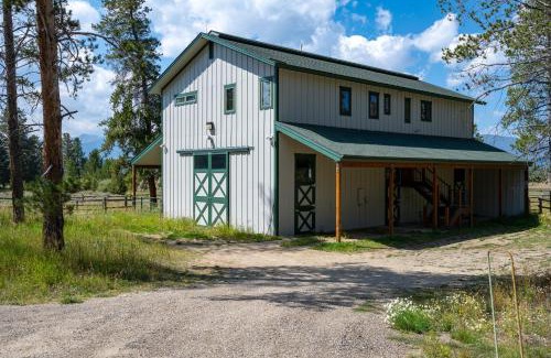 Granby Casa | The Barn private fishing minutes from Winter Park