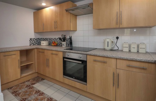 Walcot Cabaña | THE BARN @ THE ELMS, family friendly, with a garden in Admaston