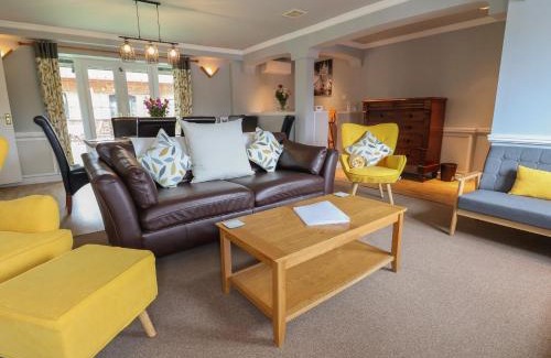 Walcot Casa | The Barn The Elms