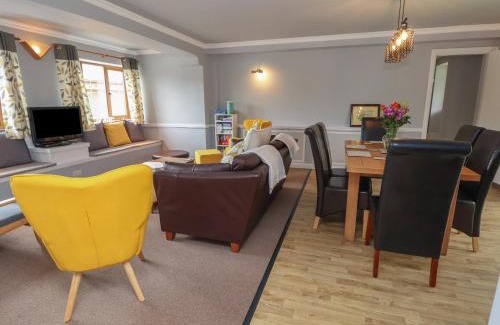 Walcot Casa | The Barn The Elms