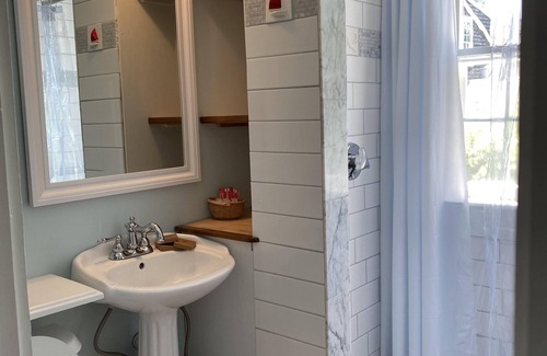 Nantucket Town Cama Y Desayuno | The Barnacle Inn