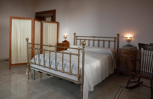 Angri Apartamento | The Baroness’s Apartment – Noble Charm and Stunning Vesuvius View
