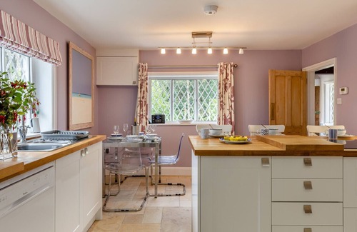 Woofferton Casa | The Barracks - Cottage