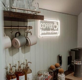 Barrie Casa | The Barrie Nook