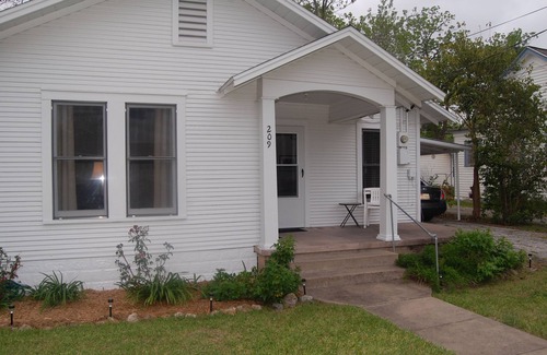 Shiner Casa | El Bungalow Barta en Shiner