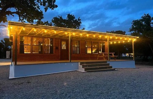Albany Cabina | The Bass Hall Casita on Hubbard Shores