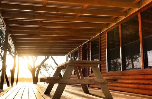 Albany Cabina | The Bass Hall Casita on Hubbard Shores
