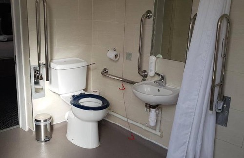 Warminster Hotel | The Bath Arms Wetherspoon