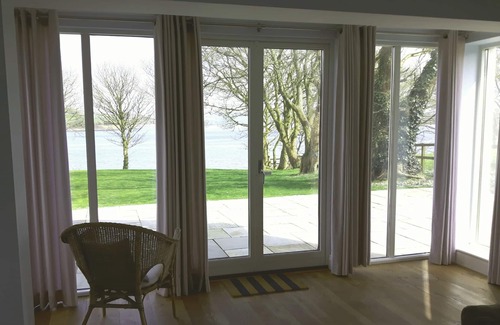 Clonakilty Casa | La casa de la bahía. Elegante y espaciosa cabaña de Clonakilty con espectaculares vistas al mar