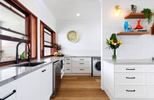 Moreton Bay Region Casa | The Bay House Kings Beach, Ocean Views meet Luxury