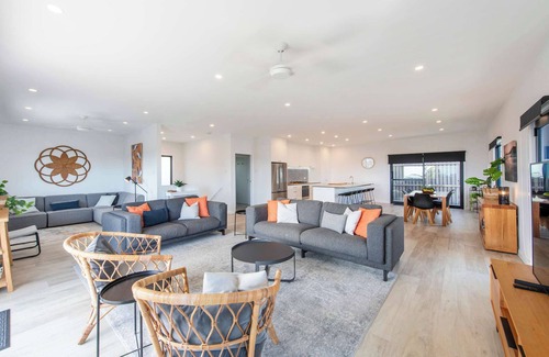 Angourie Casa | The Bay House - Oceanstays