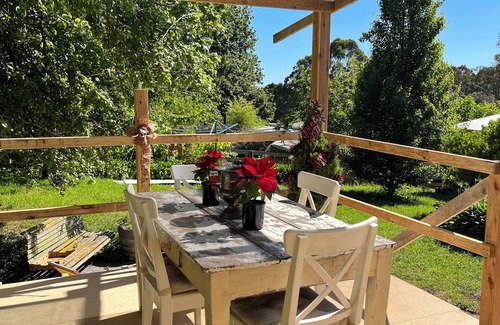 Forrest Cabaña | The Bay Rose: Charming Otways Holiday Cottage: Idyllic and Peaceful Surrounds