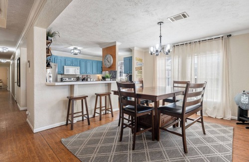 Waco Casa | The Baylor House - 4 Bedroom/4Bath - 2nd Street