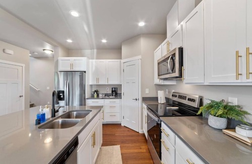 Birch Bay Casa | The Baywatch, a stones throw to Cottonwood Beach.