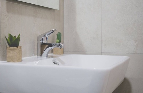 Angustias - Chana - Encina Apartamento | Los apartamentos Be Free Granada estan situados a 3 kilometros del centro de Granada.