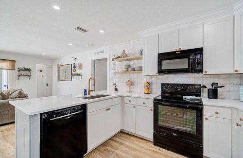 Bay Isle Casa | The Beach Bungalow Siesta Key - 205