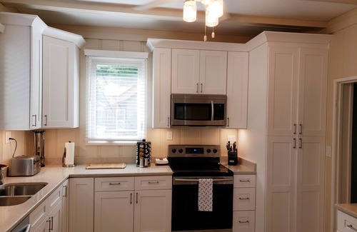 Racine Casa | The Beach Cottage at Michigan Blvd.