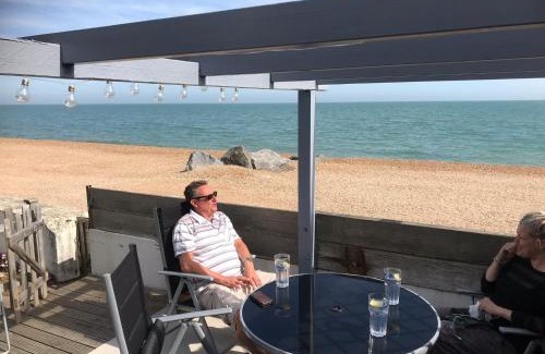 Sandgate Casa | The beach cottage