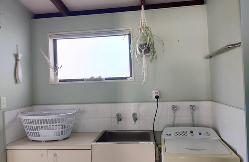 Pukehina Casa | The Beach Cottage - Spacious Family Holiday home with Sleepout