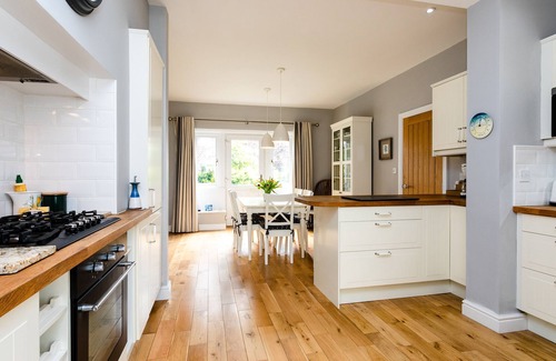 Alnmouth Cabaña | THE BEACH HOUSE, ALNMOUTH, pet friendly, with a garden in Alnmouth