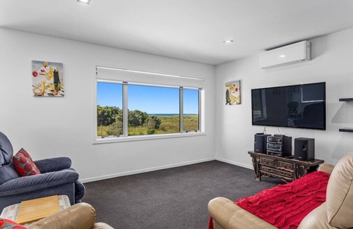 Ohope Casa | "The Beach House"- Pet Friendly