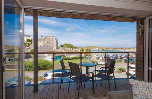 Porth Apartamento | The Beach House & Porth Sands Apartments