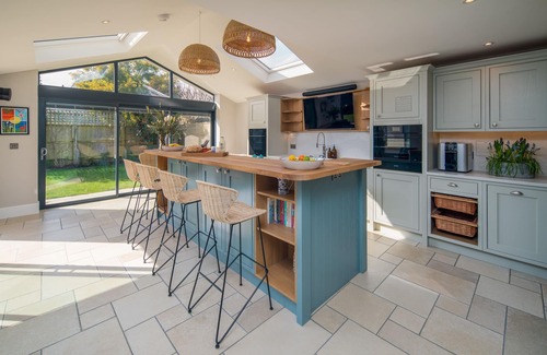 Bembridge Casa | The Beach House - sleeps 8 guests in 4 bedrooms