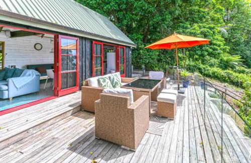 Tairua Casa | The Beach House - Tairua Holiday Home