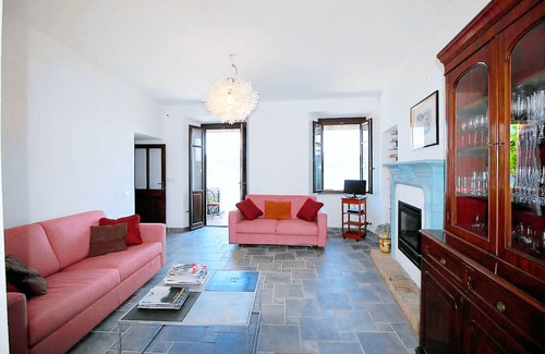 Pella Apartamento | The Beach Indipendent Apartment View Lake!