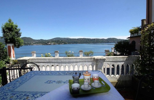 Pella Apartamento | The Beach Indipendent Apartment View Lake!