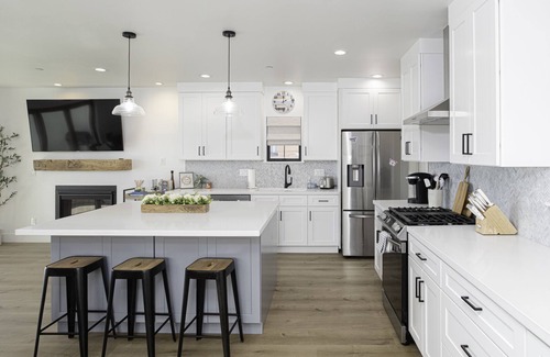 Oceano Casa | The Beach is at the end of your block!