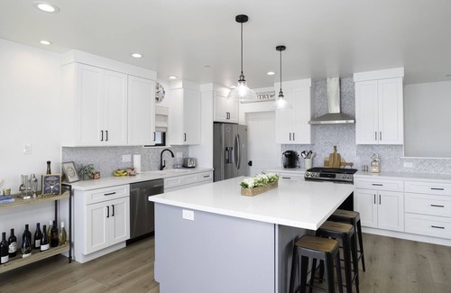 Oceano Casa | The Beach is at the end of your block!
