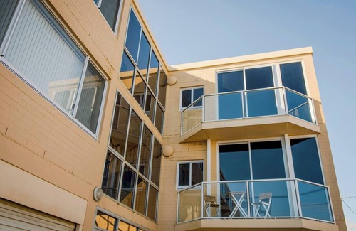 Glenelg South Apartamento | The Beach Pad Breezy Bohemian Oceanfront Oasis
