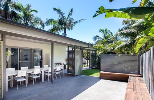 Blueys Beach Casa | The Beach Shack - Pacific Palms Holidays