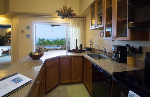 Kahaluu Bay Casa | The Beach Villas w/ Pool Hot Tub & A/c!