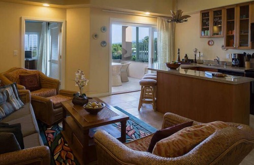 Kahaluu Bay Casa | The Beach Villas w/ Pool Hot Tub & A/c!