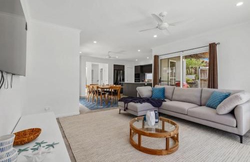 Casuarina Casa | The Beachside Sanctuary -500m from Beach with Pool & Heated Spa