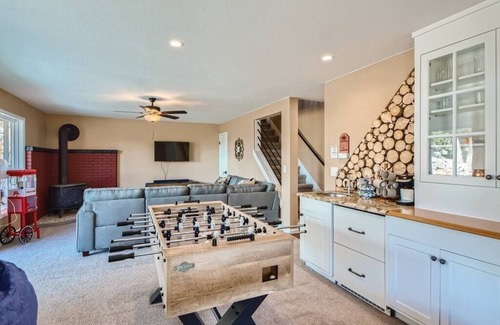 Conifer Mountain and Meadows Casa | The Bear Cave, w/ Hot tub & Mountain Views