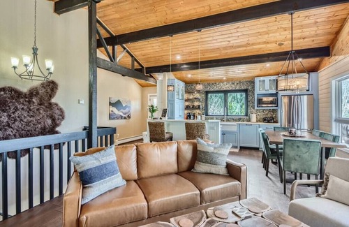 Conifer Mountain and Meadows Casa | The Bear Cave, w/ Hot tub & Mountain Views