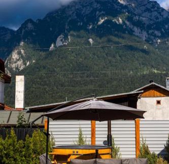 Busteni Chalet De Esquí | The Bear Chalet with Private Hot Tub