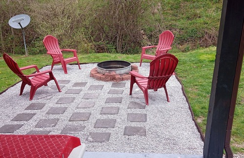 Winona Casa | The Bear Shack- Brimstone Trail #6 Access - 10 Person Cabin. Trailer Parking!!