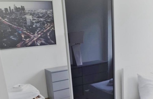 Bramfeld Apartamento | The beautiful apartment no. 6 is a 3-room apartment for max. 4 people and is located in our apartment house Haldesdorfer Straße.