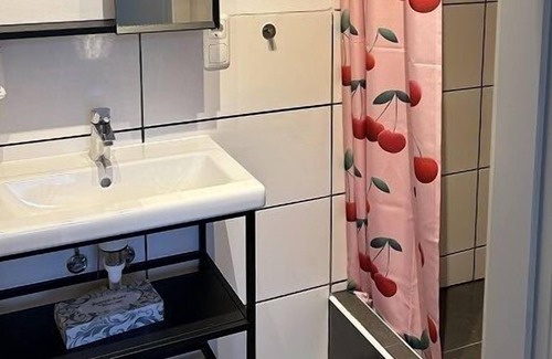 Bramfeld Apartamento | The beautiful and bright apartment no. 42 is very quiet and is located at the back of our apartment house Haldesdorfer Straße.