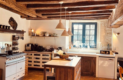 Parnes Casa | La hermosa vida a una hora de París.
