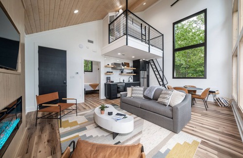 Hot Springs Cabina | The Beaver Cabin- In the Trees Resort