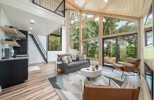 Hot Springs Cabina | The Beaver Cabin- In the Trees Resort