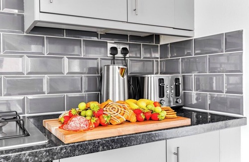 Kempston Casa | The Bedford Retreat | 6 Guests Contractors Welcome
